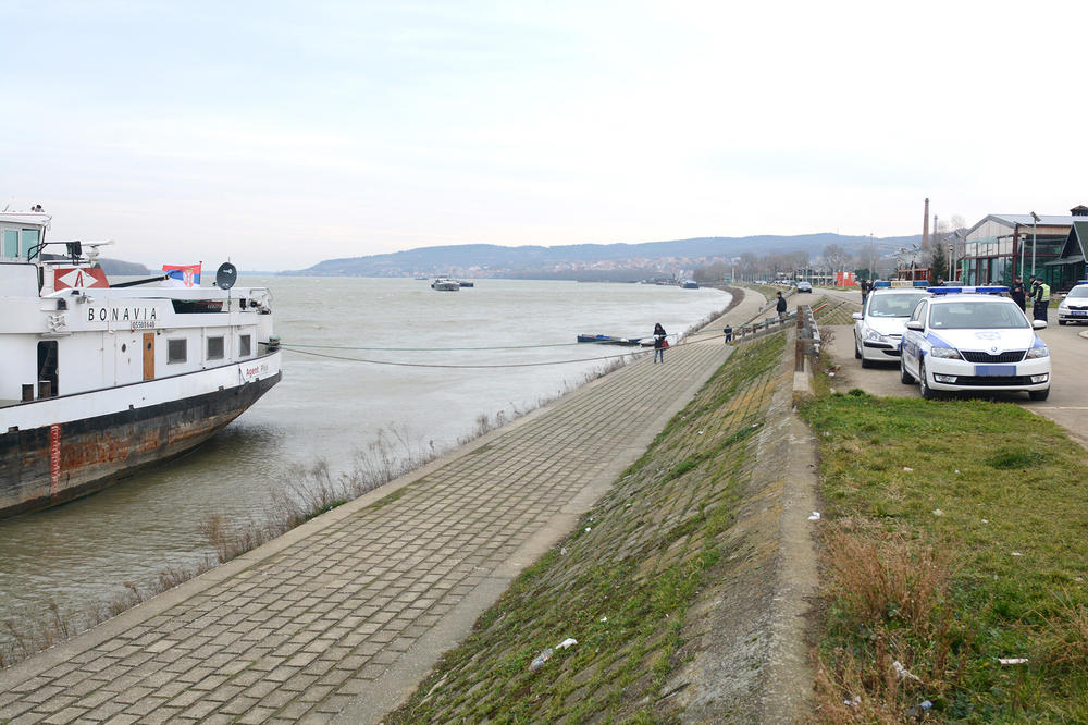 UHAPŠEN PUCAČ (23) SA ADE HUJE: Pucao u mladića ispred restorana a onda ranio i devojku pa je vozao po gradu