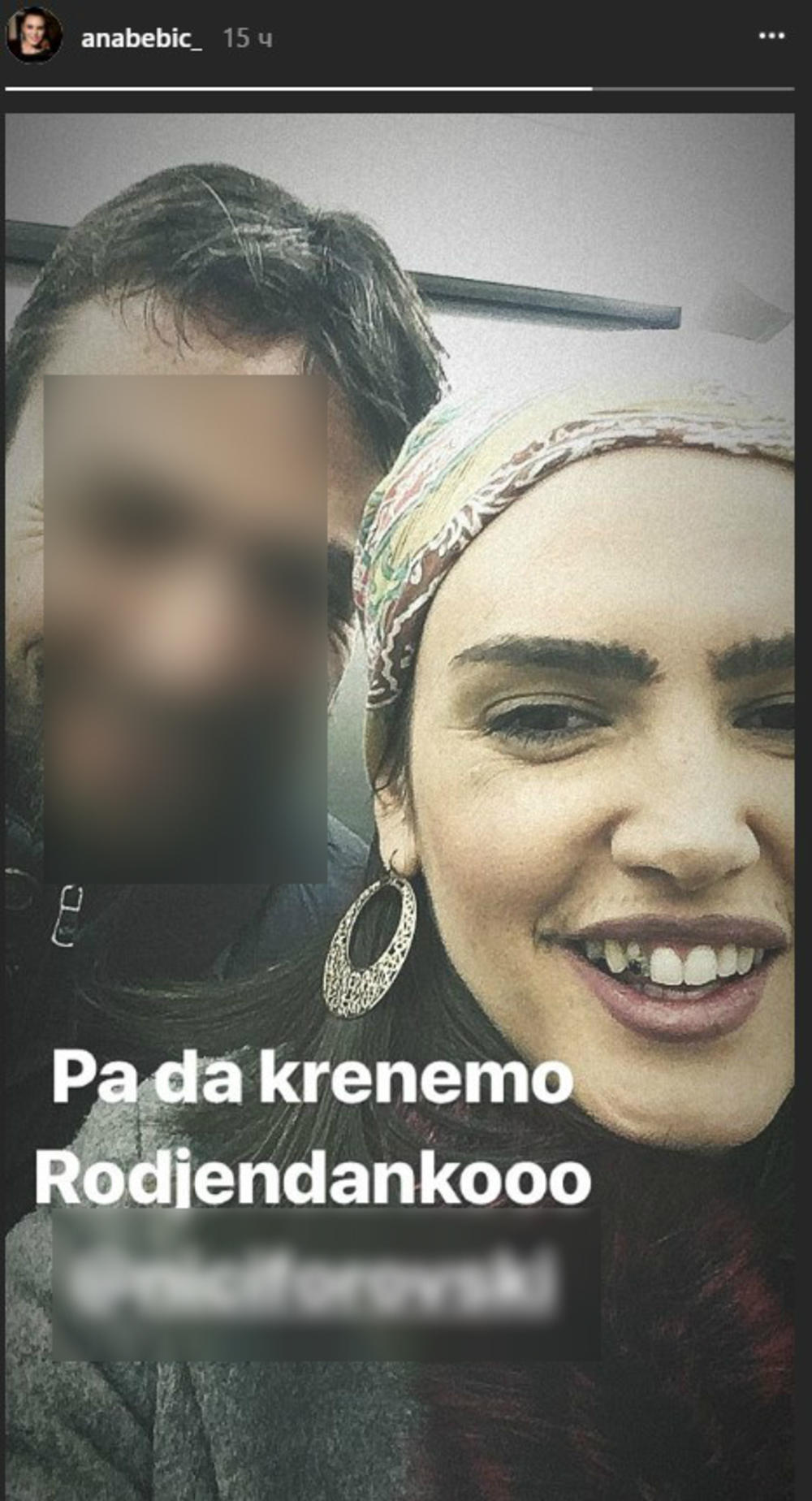 Ani ne smeta da se šali na svoj račun, a i brčići joj ne stoje toliko loše