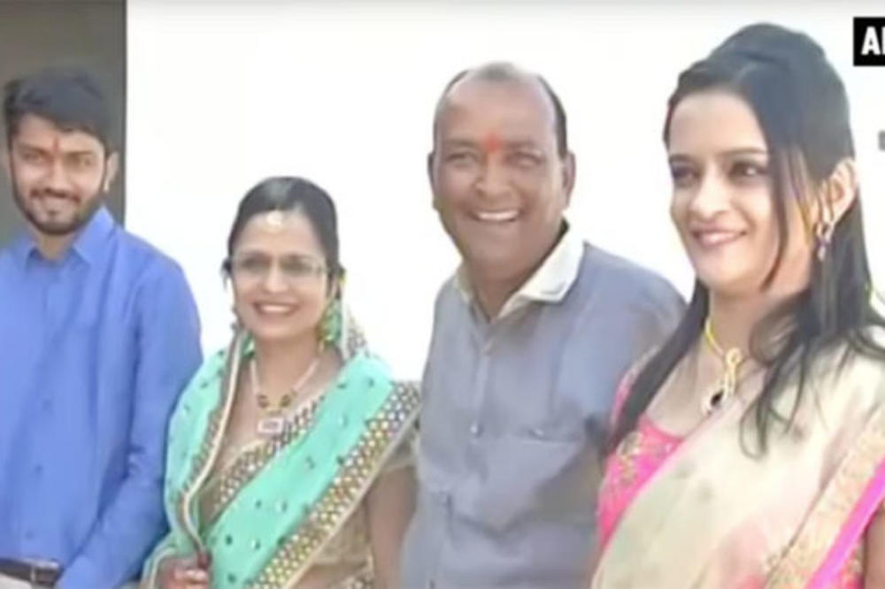 NAJČUDNIJE VENČANJE IKADA! Tajkun izgradio 90 kuća za beskućnike, a ceremoniju koju je napravio za ćerku ne možete da zamislite ni u najluđim snovima! (VIDEO)