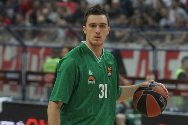 DULETOVI UČENICI UNIŠTILI BIVŠI VUJOŠEVIĆEV KLUB: Anđušić tukao, a Lazme dotukao!