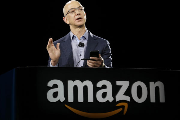 NAJBOGATIJI ČOVEK U ISTORIJI: Vlasnik Amazona dostigao cifru od koje se vrti u glavi!