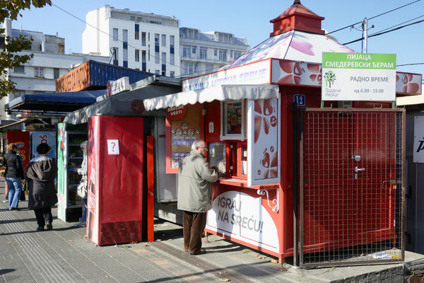 NOVO POSKUPLJENJE CIGARETA NAM "VISI ZA VRATOM"? Evo KOLIKO će to koštati građane Srbije!