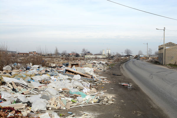 OVO JE MAJKA KOJA JE UMOTALA ŽIVU BEBU I BACILA JE U ĐUBRE: Otkrivamo detalje jezivog zločina kod Brusa