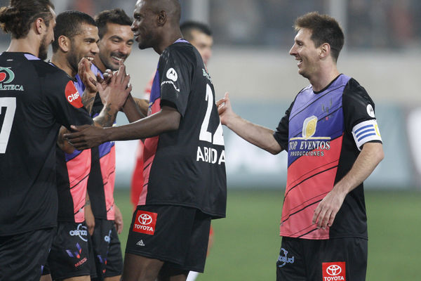 MESI NAS JE UPRAVO BAŠ RAZOČARAO! Dok se njegov saigrač borio sa rakom, Leo mu je rekao: Nemoj da nas bodriš, demorališe nas kako izgledaš! (FOTO)