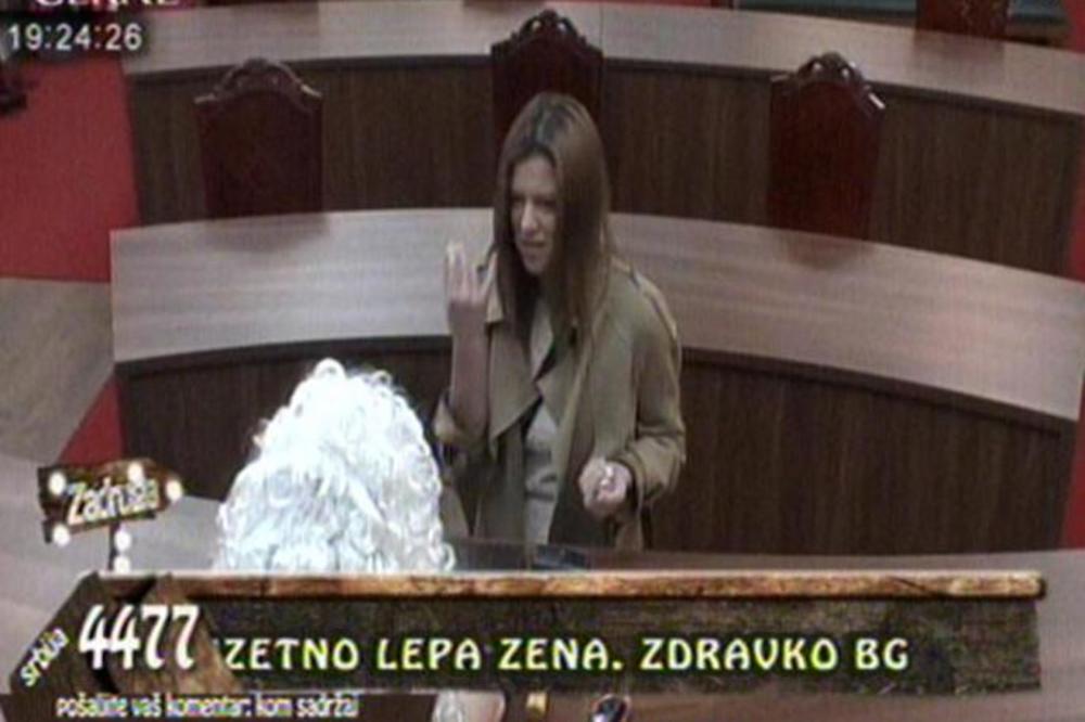 ZBOG OVOGA BI MOGLA DA IMA PROBLEM: Kija dobila poruku poruku iz spoljnog sveta! Zbog toga je morala u SUDNICU!