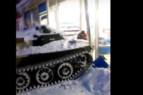 RUSKI PORUČNIK TOTALNO ODLEPIO: O onome što je danas uradio, CEO SVET BUKVALNO NE PRESTAJE DA PRIČA!