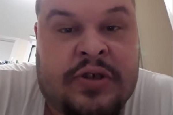 DRAMA U TRSTENIKU: Milan se odrekao roditelja, A SADA PRETI UŽIVO! Vatrogasci pred zgradom (VIDEO)