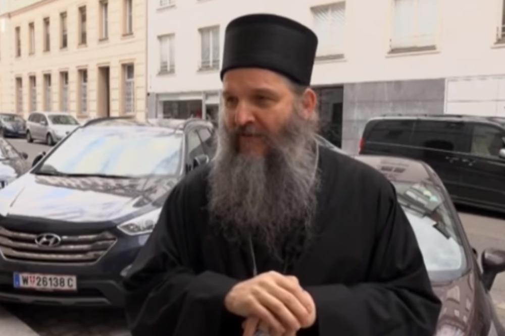 VLADIKA ANDREJ JE MISLIO DA JE OVAJ ČOVEK LOPOV! Posle ove greške USLEDILO JE NEŠTO ŠTO ĆE PAMTITI CEO ŽIVOT!  (VIDEO)