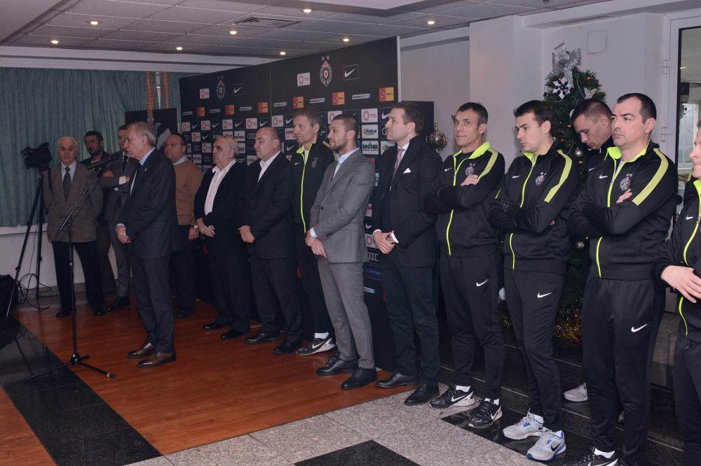 PARTIZAN ODBIO JAKE PONUDE ZA ŠTOPERA, EVERTON SE ČEKA DO UTORKA: Poslali smo ponudu za Ivanovića, više od toga ne možemo da damo!