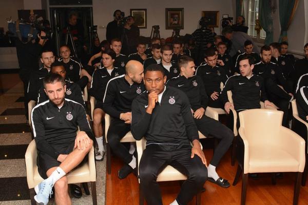 PARTIZAN POČEO ZIMSKE PRIPREME: Na Đukićevom spisku 33 imena, ali ove godine na njemu nema najvernijeg crno-belog ratnika! (FOTO)