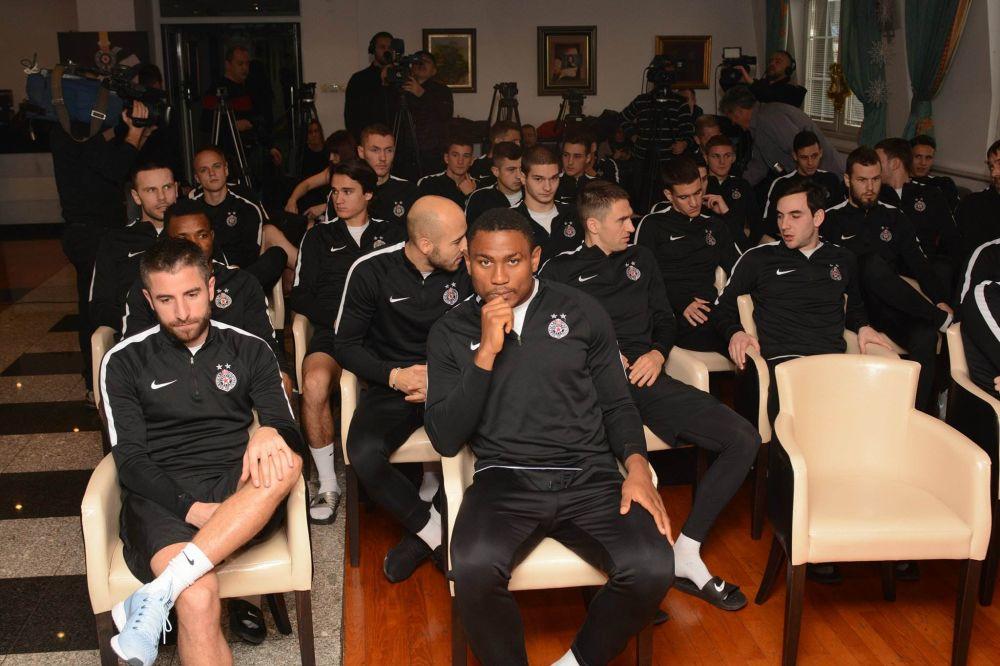 PARTIZAN POČEO ZIMSKE PRIPREME: Na Đukićevom spisku 33 imena, ali ove godine na njemu nema najvernijeg crno-belog ratnika! (FOTO)