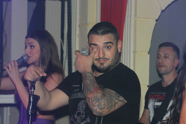 PRVO SKANDAL SA BELIM PRAHOM, PA RAZVOD! Darko OTIŠAO IZ BEOGRADA! Evo gde se sada KRIJE od očiju javnosti!