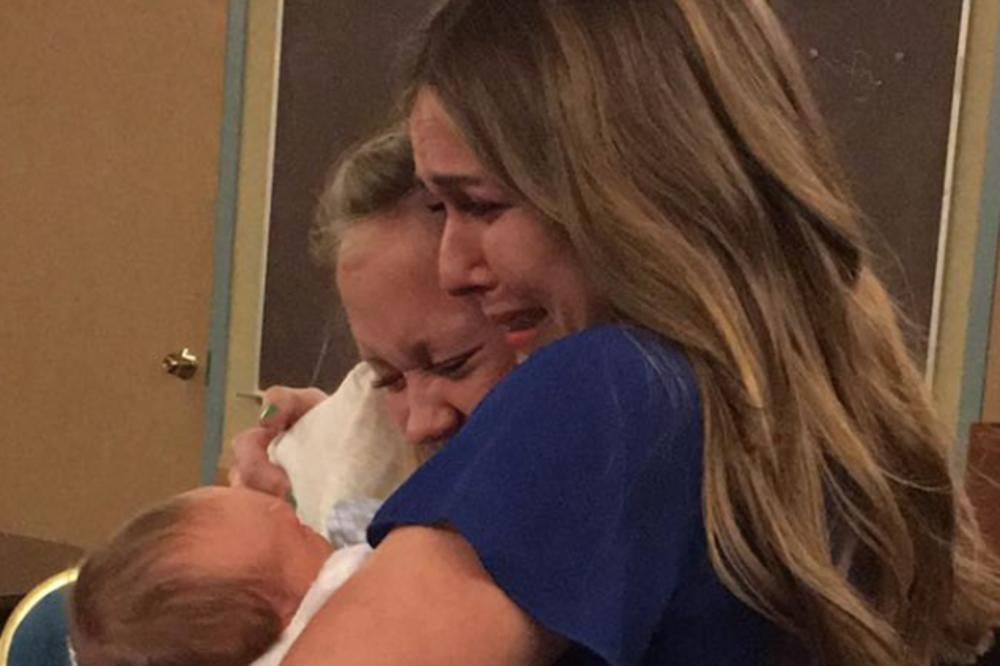 OVA MLADA MAJKA JE ODLUČILA DA SINA DA NA USVAJANJE: Njen razlog će vam slomiti srce!