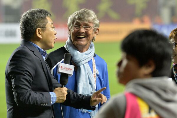 BORO, MAJSTORE! Srpska legenda predvodi tim fudbalskih zvezda na promociji Mundijala 2022. u Kataru! (FOTO)