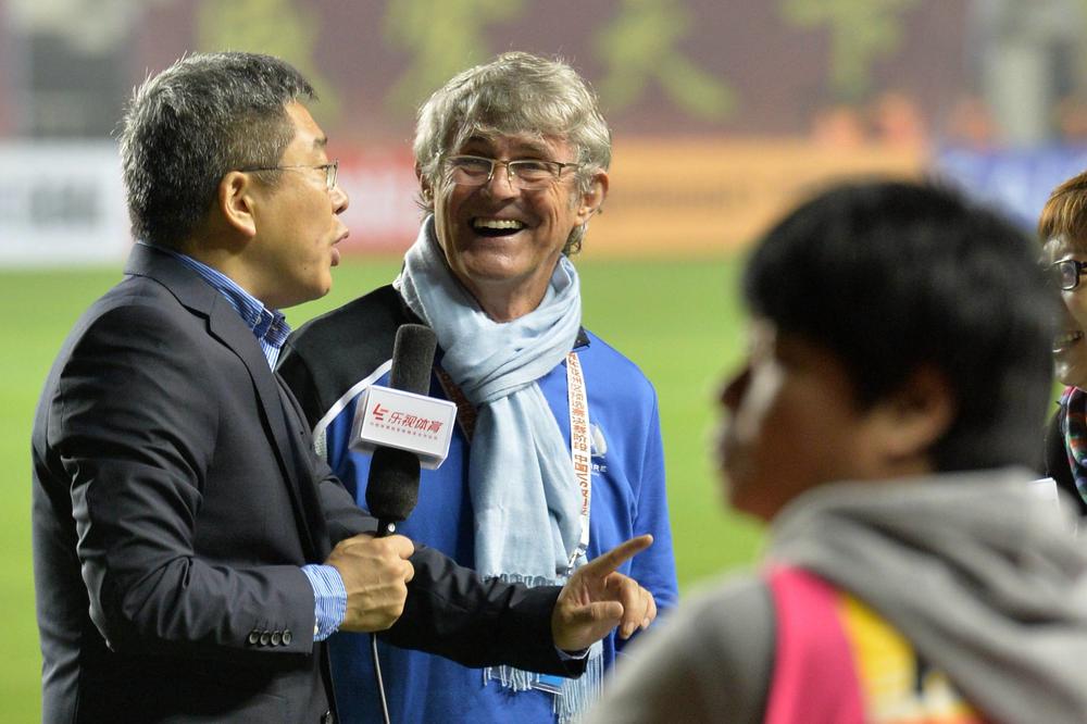 BORO, MAJSTORE! Srpska legenda predvodi tim fudbalskih zvezda na promociji Mundijala 2022. u Kataru! (FOTO)