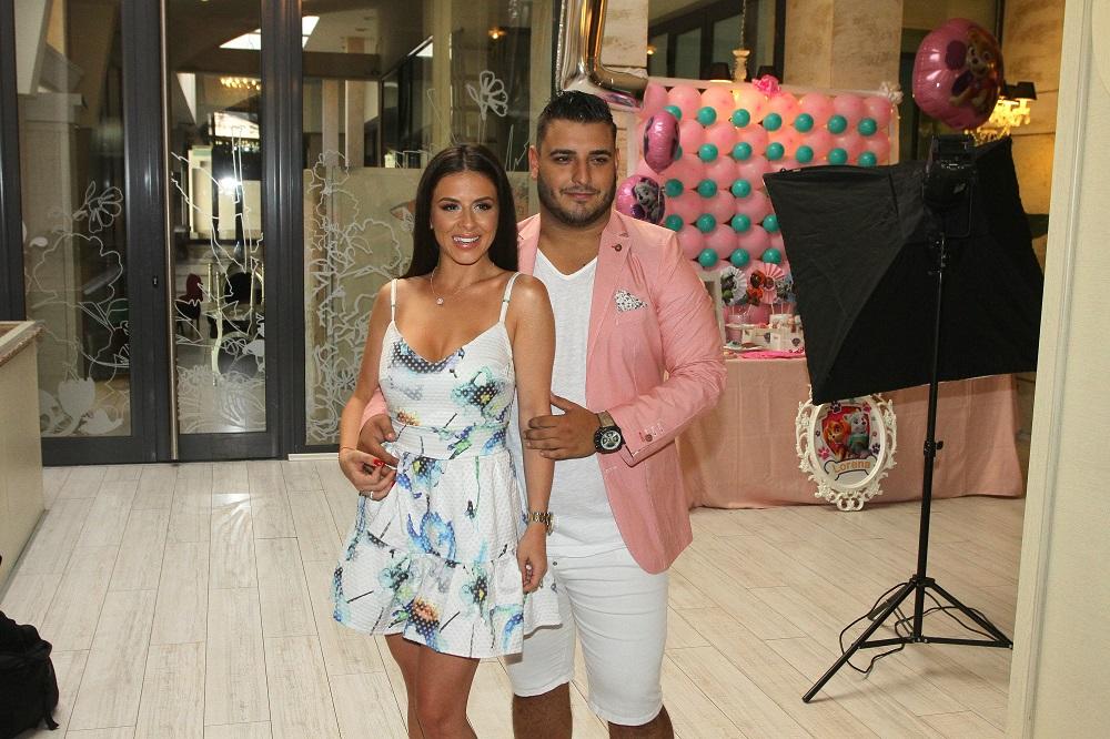 ANA SEVIĆ SE RAZVODI, ali tek sad otkriva zašto! MENI MUŠKARCI STALNO PIŠU, a Darko nikad nije kod kuće!