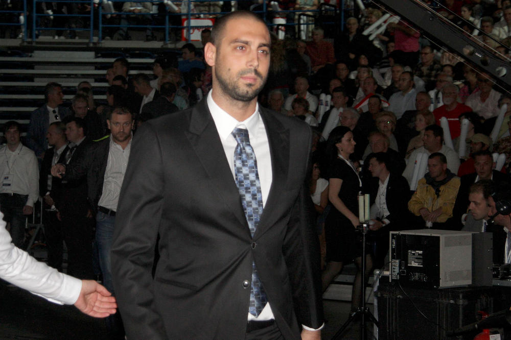 ČAVIĆ DEMANTOVAO DA ĆE BITI NA LISTI SNS: Srbiji želim samo jedno! (FOTO)