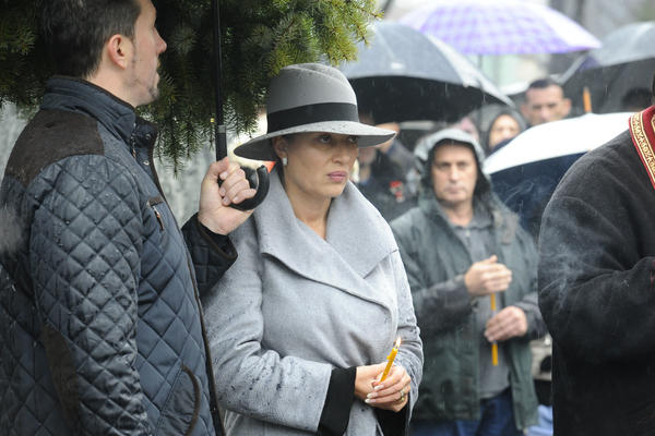 DANAS JE 18 GODINA OD ARKANOVE SMRTI, a ovo je njegova POSLEDNJA fotografija koja kruži internetom! (FOTO)