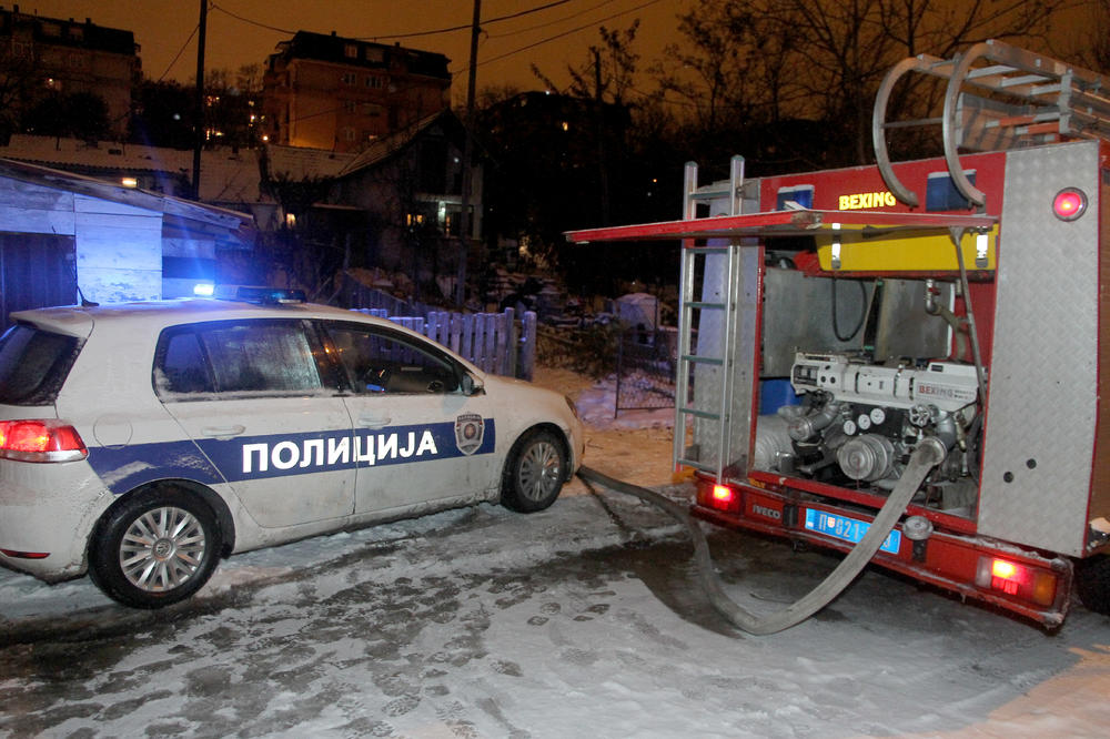 BEZ NJIH BI MILOMIR OSTAO ZAVEJAN: Spasili život čoveku, peške ga nosili u ćebetu!