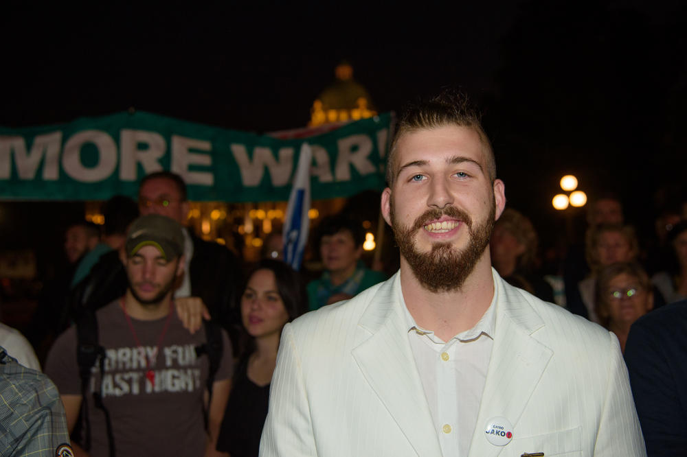 NUDILI SU MI 150.000 EVRA DA OSNUJEM STRANKU I ODVLAČIM GLASOVE! Beli otvorio dušu i zbunio pola Srbije