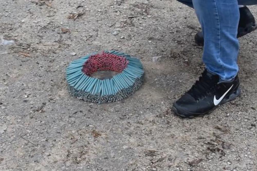 HOROR U DVORIŠTU OSNOVNE ŠKOLE U BEOGRADU: Petarda raznela prste dečaku!