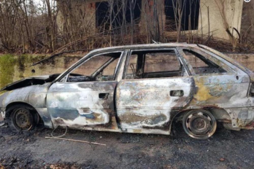 OVO JE AUTOMOBIL KOJIM JE POBEGAO UBICA OLIVERA IVANOVIĆA? Pronađen zapaljen i bez tablica