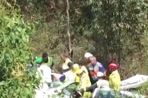 DEČAK 30 SATI BIO ZAROBLJEN ISPOD AUTOMOBILA: Spasio ga je OTAC koji je imao PREDOSEĆAJ! (VIDEO)