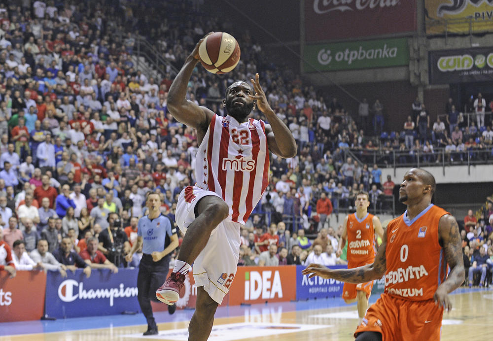 Čarls Dženkins na jednom od mečeva protiv Cedevite  