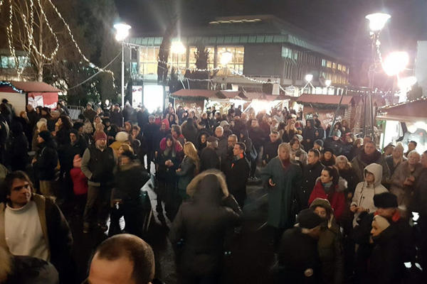 Jeremić, Đilas, Nikola Kojo...Održan MOLEBAN ZA OLIVERA IVANOVIĆA, ispred Hrama Svetog Save bilo more ljudi! (FOTO) (VIDEO)