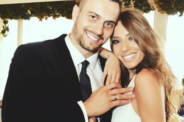 NE ZNAMO DA LI JE LEPŠA MAMA, BEBINO IME ILI FOTKA IZ PORODILIŠTA! Bivši dečko Ane Ivanović i prelepa misica dobili sina! (FOTO)