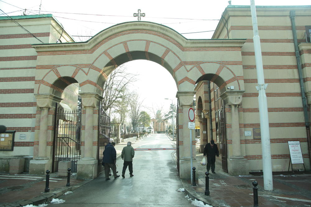 GROBNICA U BEOGRADU KRIJE JEZIVU PRIČU: Isplivala ISTINA o "TAJNOM ŽIVOTU" kneza Mihaila! (FOTO)