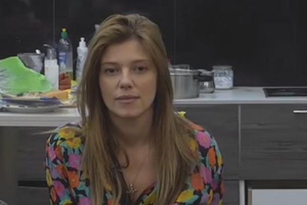 KIJA JE PROGANJALA NAŠEG POZNATOG PEVAČA! Opsedala ga i slala mu poruke, nećete verovati kome! A oženjen je!