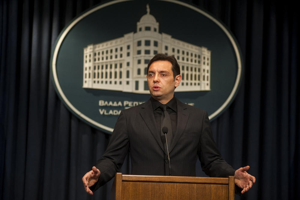 VULIN: Vučić ne sme više nikad da ostane sam!