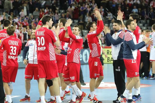 HRVATI SE SPASILI PROTIV NAJTEŽEG MOGUĆEG RIVALA: Komšije pobedile Francuze i domogle se kvalifikacija za OI 2020!