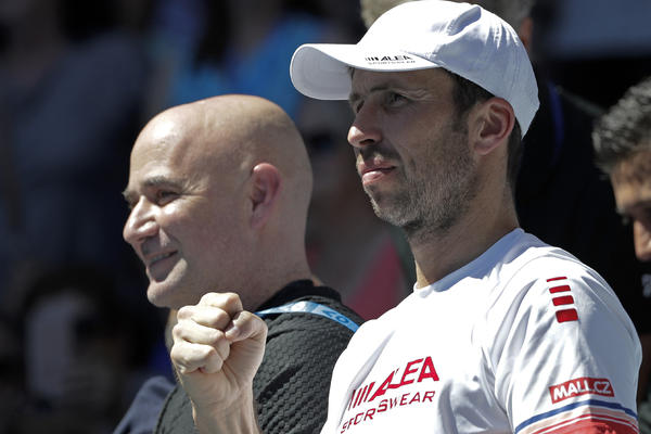 KAD SMO AGASI I JA OTIŠLI NOVAK SE PROBUDIO: Legendarni Čeh veruje da će Đoković prestići Federera!