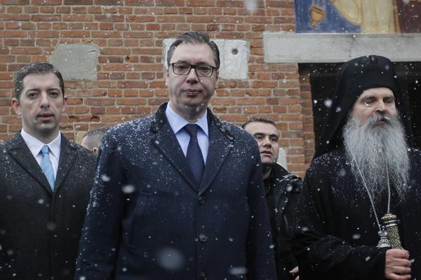 PIŠTOLJI, MUNICIJA, NOŽEVI, ŠIPKE... Naoružani Albanci uhapšeni na Kosovu uoči Vučićeve posete?!