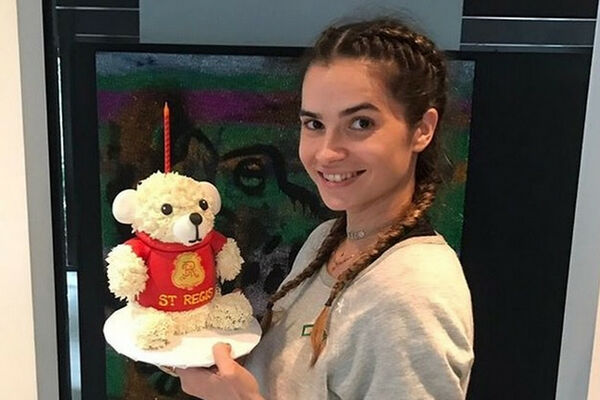 NEMA VIŠE ONE CRNOKOSE LEPOTICE KOJU STE OBOŽAVALI: Marija Karan se ošišala i ofarbala u plavo! (FOTO)