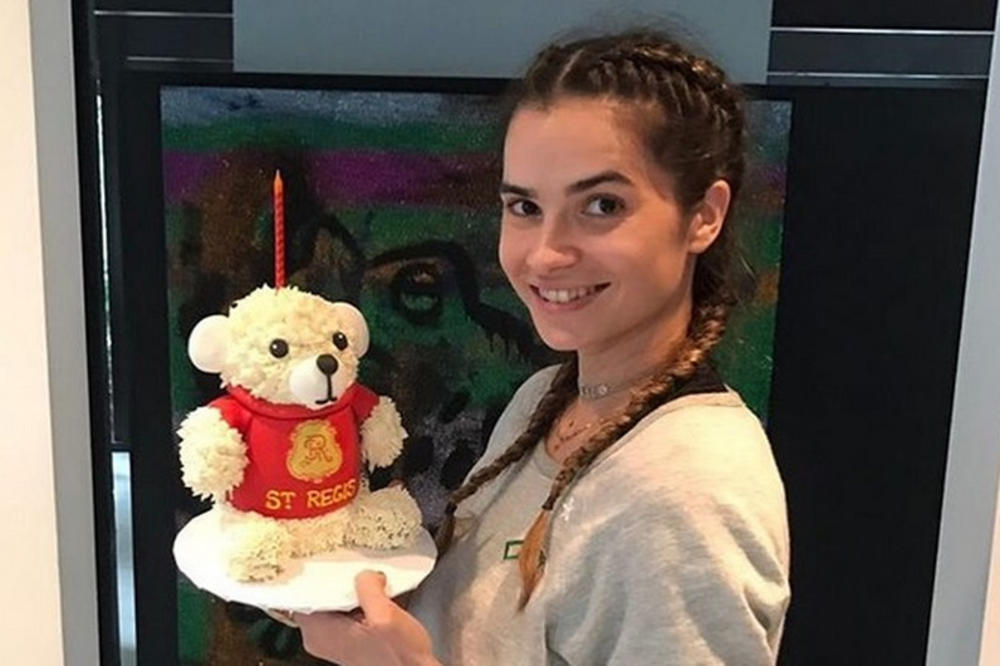 NEMA VIŠE ONE CRNOKOSE LEPOTICE KOJU STE OBOŽAVALI: Marija Karan se ošišala i ofarbala u plavo! (FOTO)