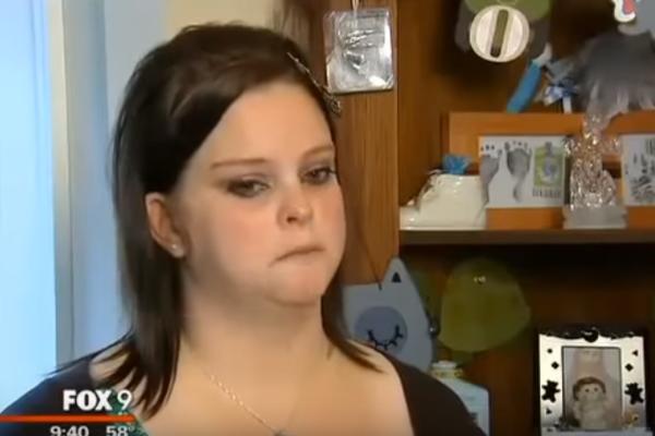 MAJKA JE PRODALA KREVETAC SINA KOJI JE PREMINUO NA POROĐAJU: Sedam dana kasnije kupac se vratio s iznenađenjem! (FOTO)