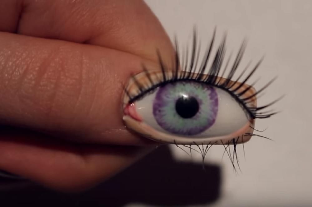 Čik pogodite šta je ovo? Da li biste smeli da ga NOSITE TAKO OPUŠTENO kao ona? (VIDEO)