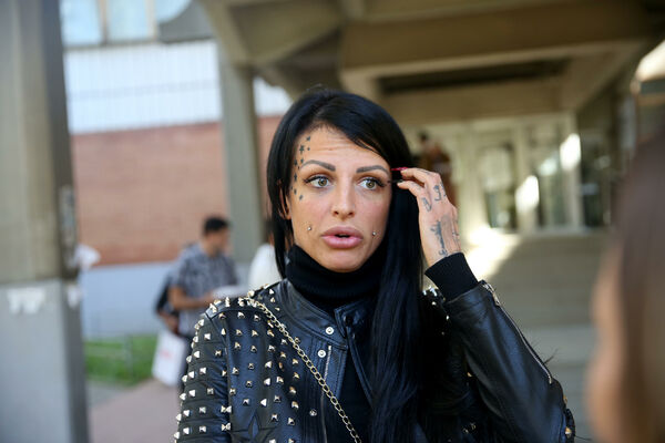 BOLNA ISPOVEST BIVŠE UČESNICE RIJALITIJA: Bila je kandžama POROKA, htela je sebi da ODUZME ŽIVOT