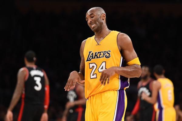 Pre tačno 12 godina Kobi Brajant je ušao u legendu! (VIDEO)