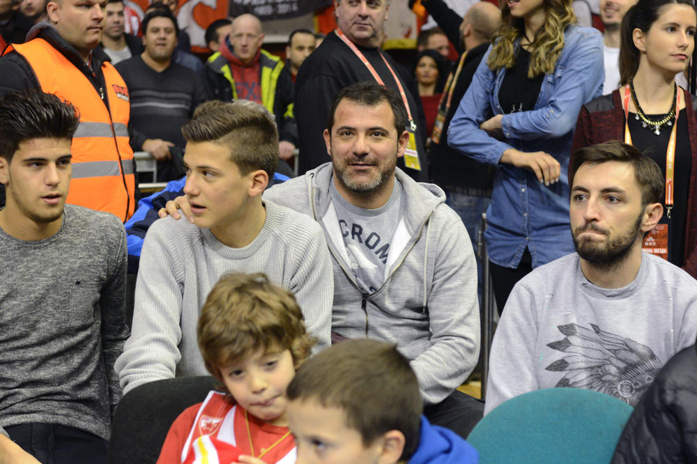 DEJAN STANKOVIĆ JE BOG! Prvo je obećao pomoć Srbima sa Kosova, a onda je uradio i OVO! (FOTO)