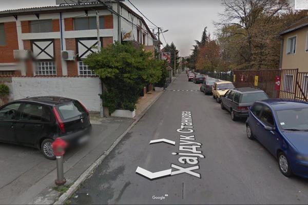 EKSPLOZIJA NA ZVEZDARI: Bacili čoveku bombu na kuću!