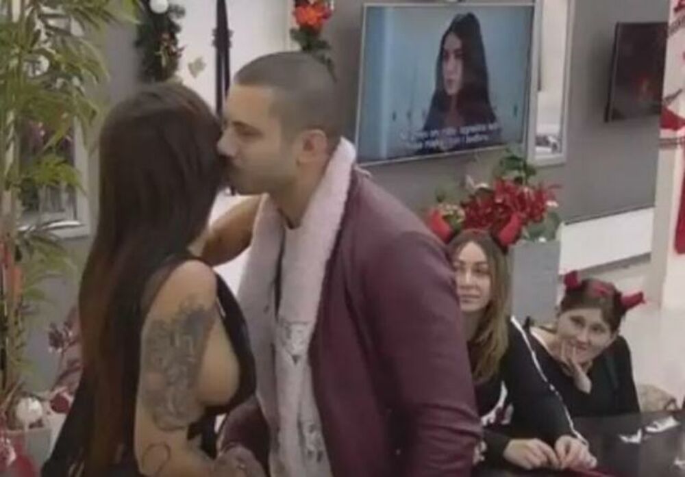 Marija Ana se ljubi sa Filipom