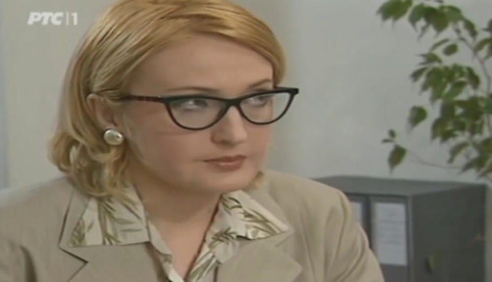 Emica Dačić u seriji Porodično blago glumi sekretaricu Zoricu