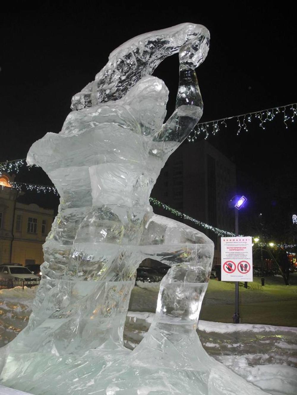 Ledena skulptura Stiborg sa festivala u Tomsku