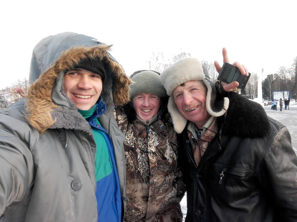 Bojan Grujić sa prijateljima u Tomsku