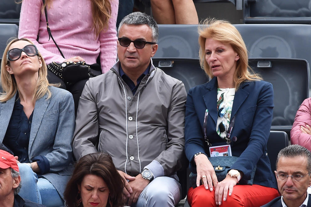 OTKRIVAMO: Evo kako su se Srđan i Dijana Đoković POSVAĐALI u centru Beograda PRED SVIMA!