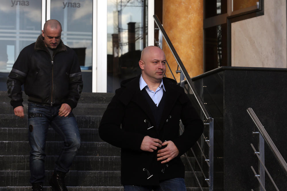 TAKO, BRATE, DA SE VIDI KO JE GLAVNI? Srpski gospodar Kosova u zagrljaju sa Haradinajem? (FOTO)